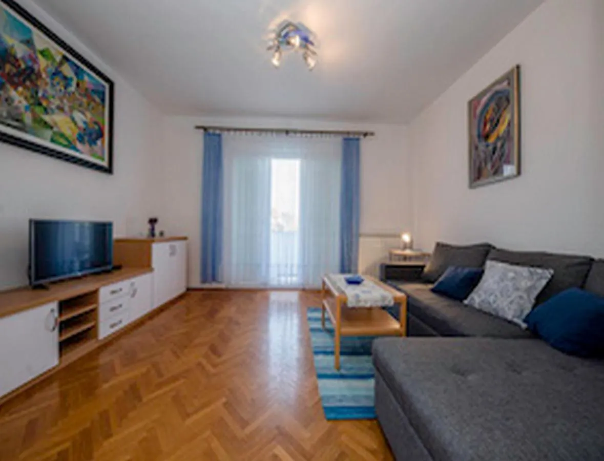 Apartments & Rooms Green Bay Rab Town