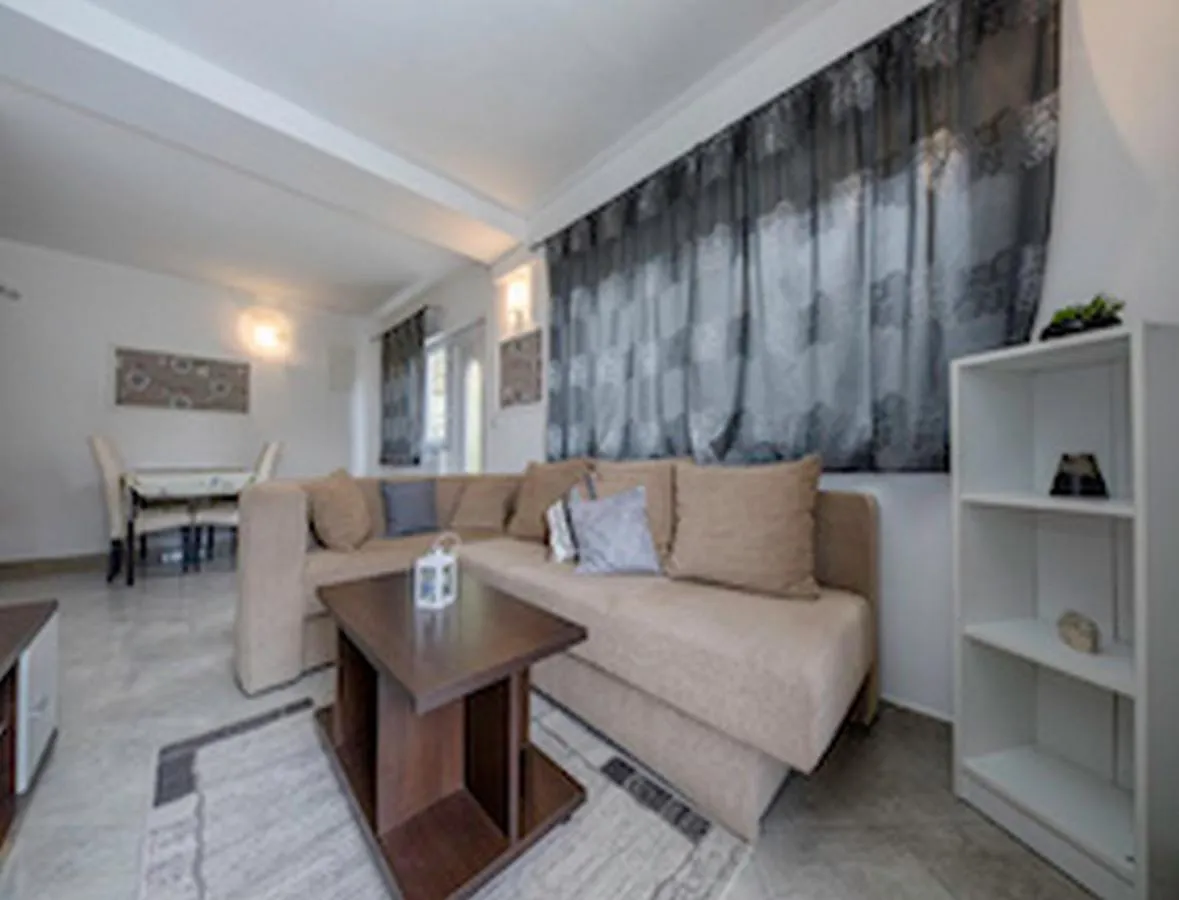 Apartments & Rooms Green Bay 라브