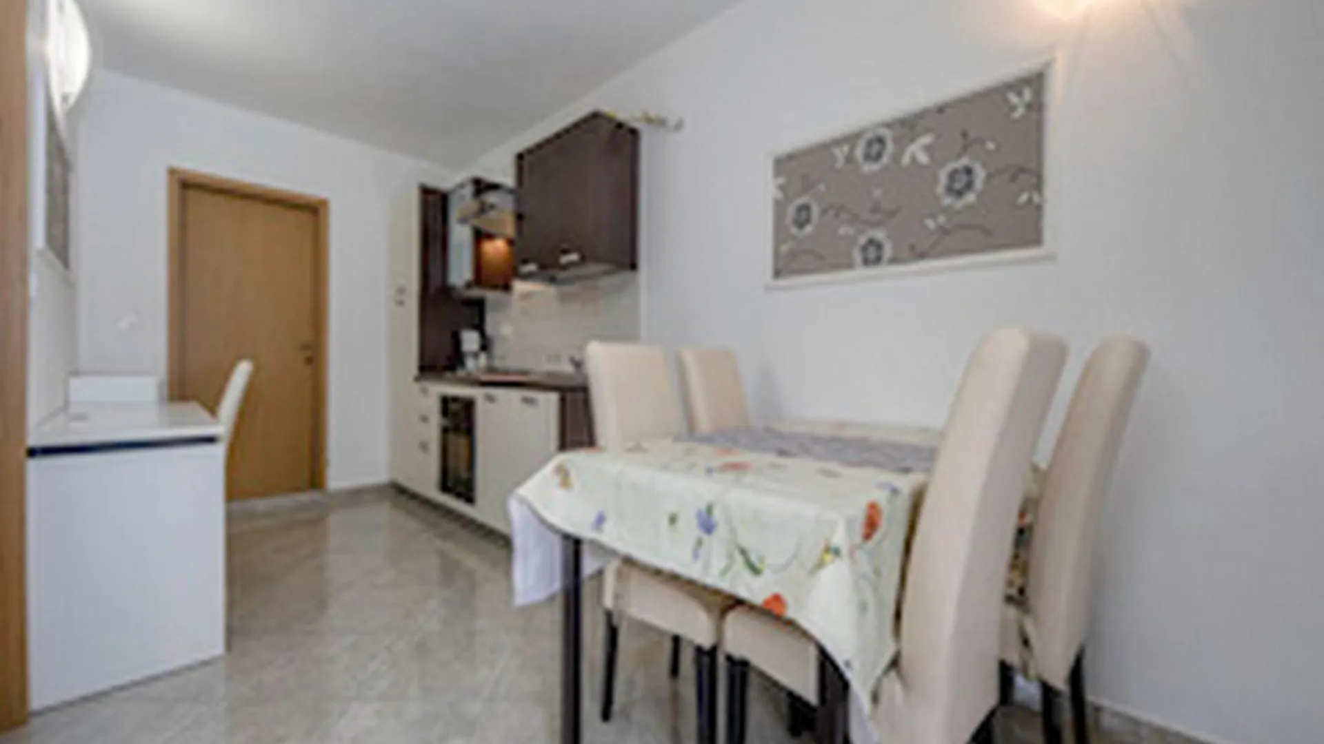 Apartments & Rooms Green Bay 라브