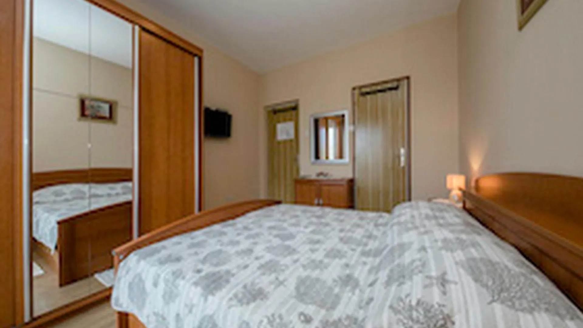 Guest house Apartments & Rooms Green Bay Rab Town