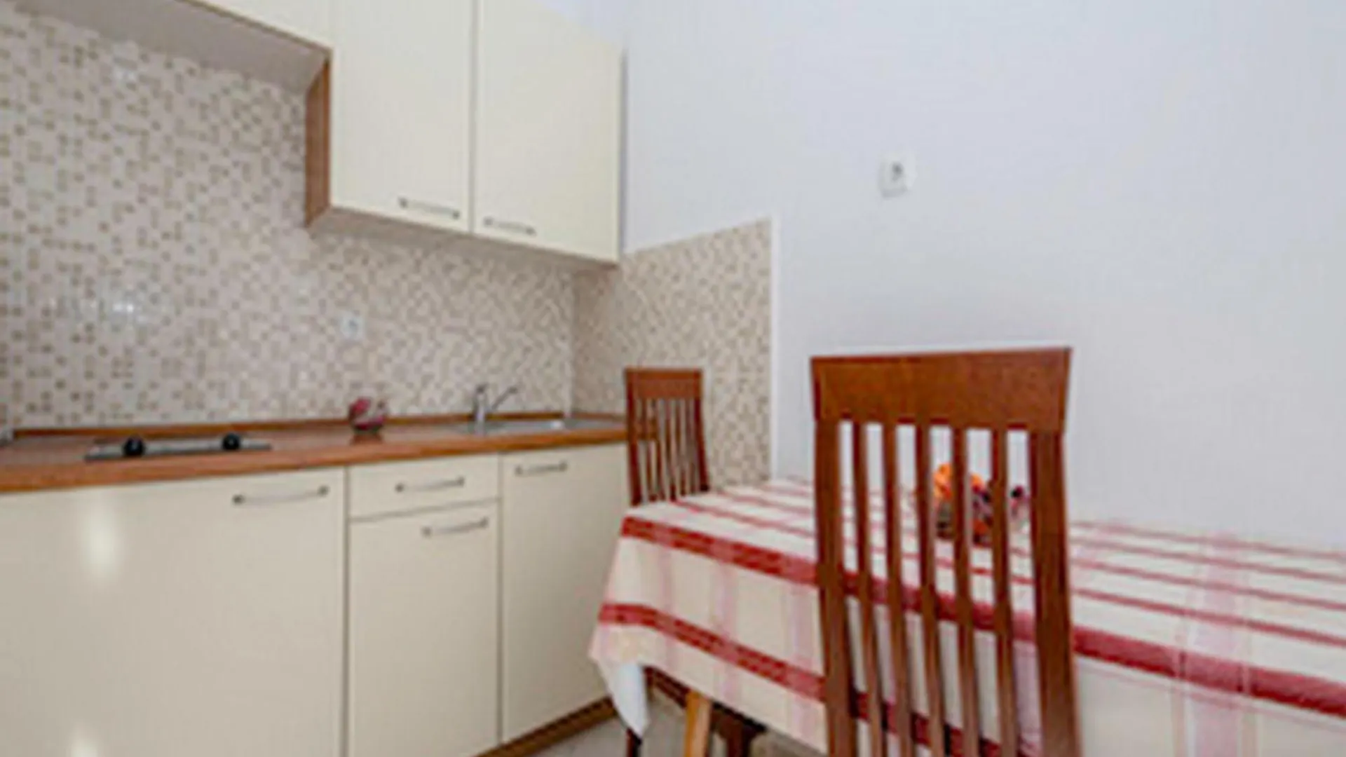Apartments & Rooms Green Bay Rab Town